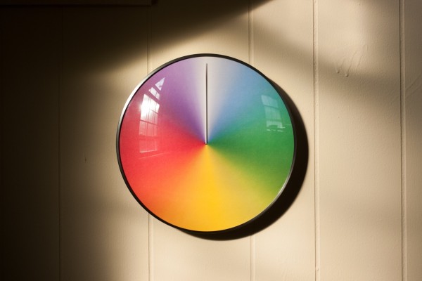 27.rainbow-clock-600x400